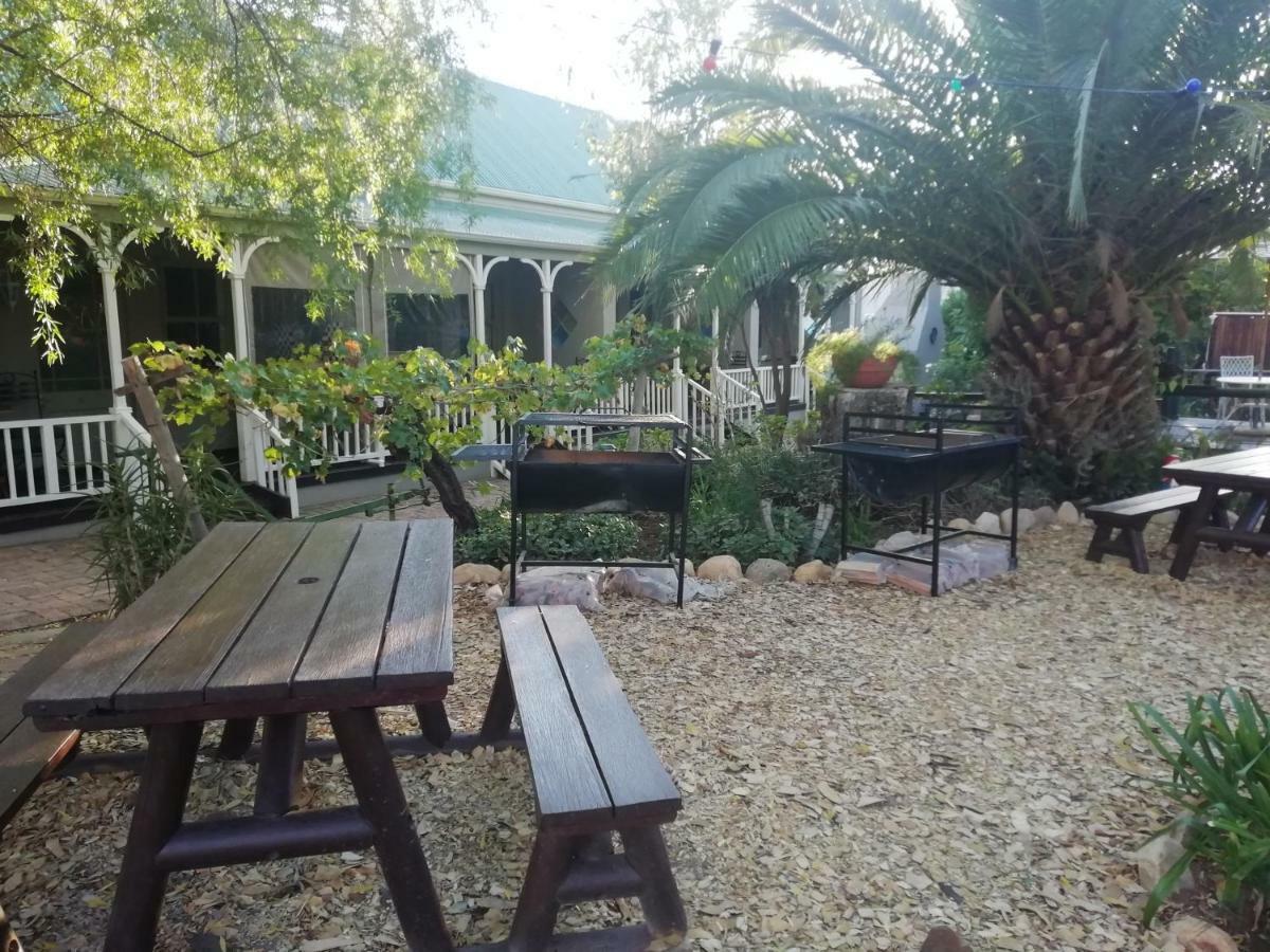 Housemartin Lodge & Self Catering De Rust Exterior photo