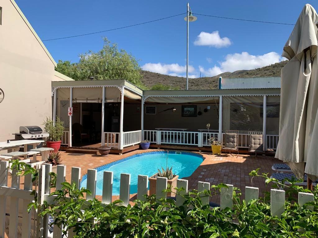 Housemartin Lodge & Self Catering De Rust Exterior photo